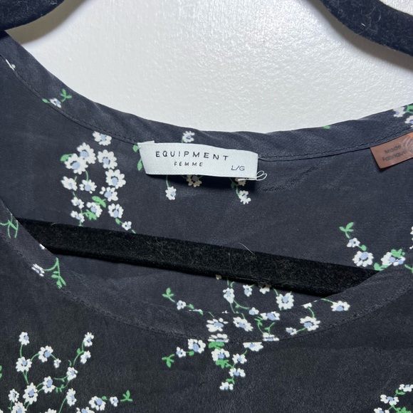 Equipment Femme Liam Silk Contrast-Sleeve Tee - Picture 10 of 10